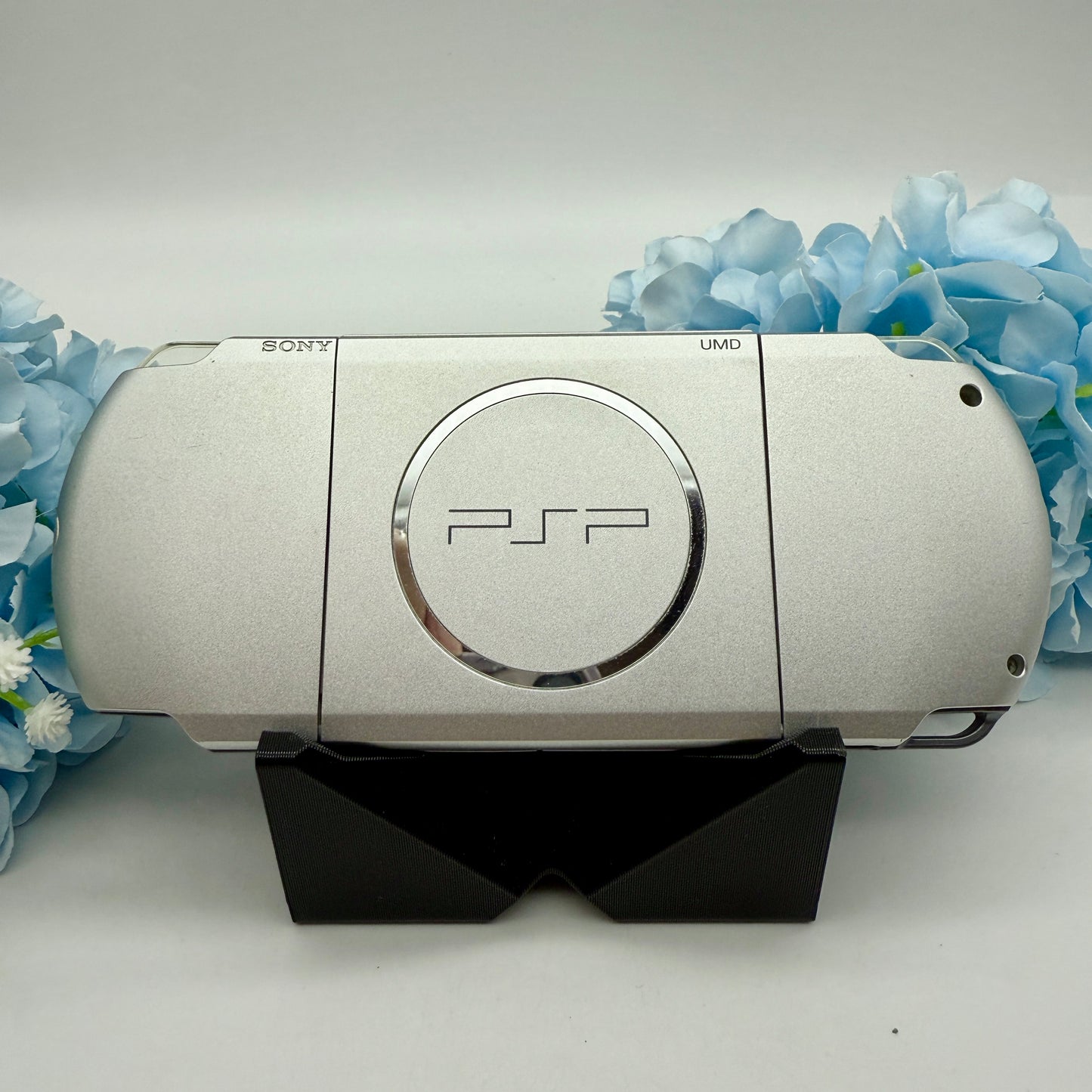 PSP 3000 in silber gemoddet