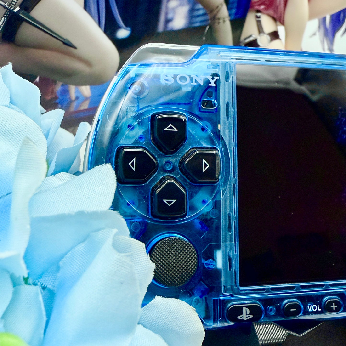 PSP 3000 in transparent blau gemoddet