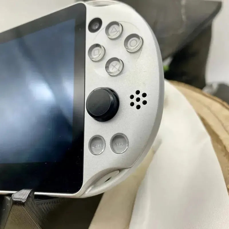 PS Vita 2000 in silber gemoddet