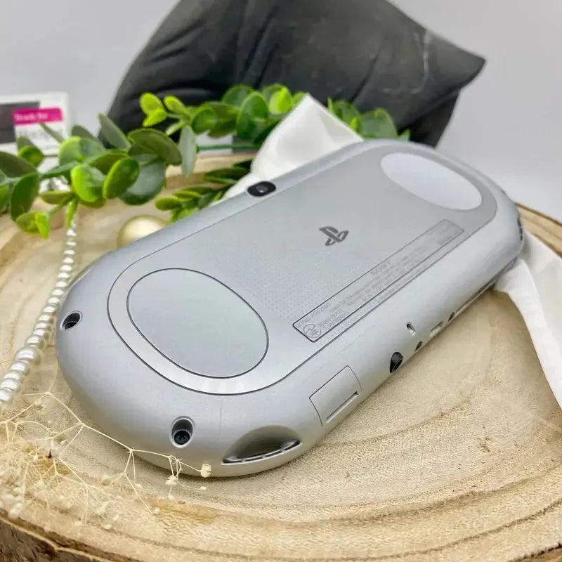 PS Vita 2000 in silber gemoddet
