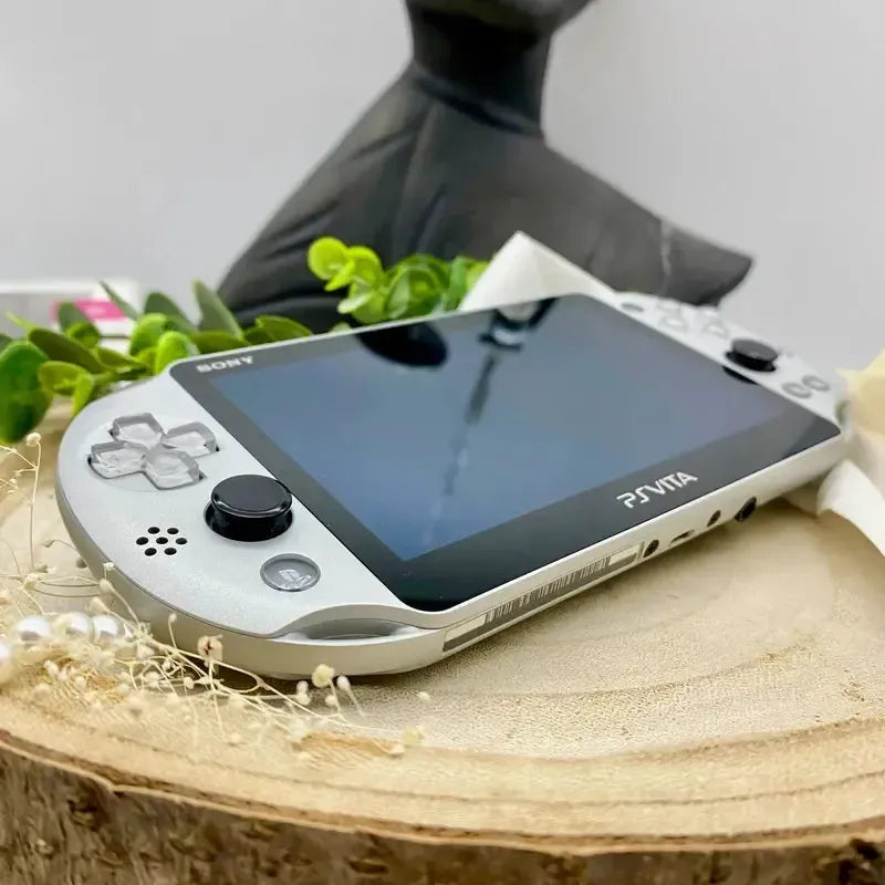 PS Vita 2000 in silber gemoddet