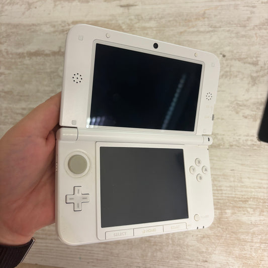 Nintendo 3DS XL Yoshi Second Chance