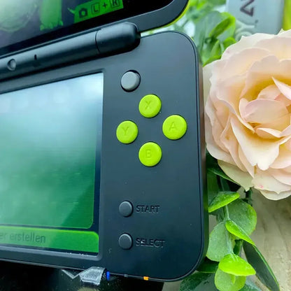 New Nintendo 2DS XL in schwarz/grün gemoddet
